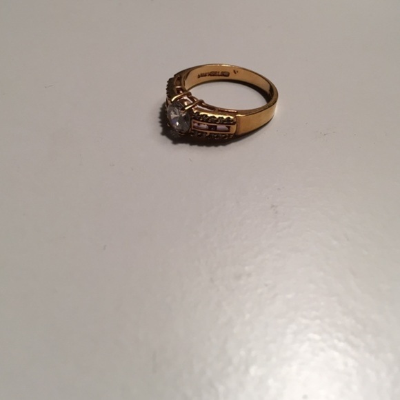 Costume ring 🛍 4/$15 - Picture 3 of 4